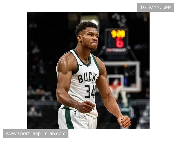 字母哥后撤步跳投稳住比赛节段，雄鹿掌控全场