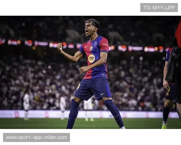 巴萨莱万补射门前完成建功全场哗然