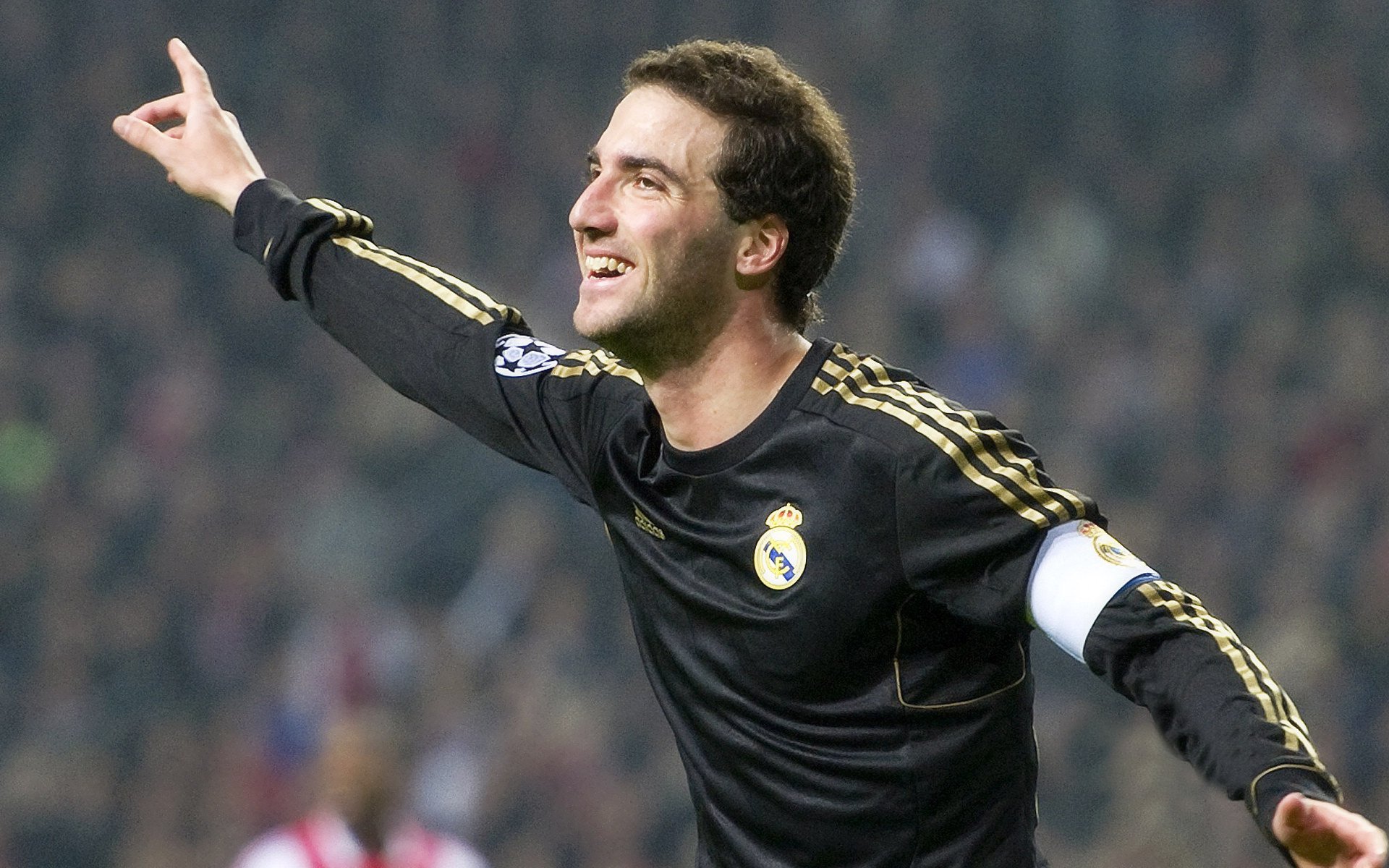 米兰体育官网-世界杯影响:各大联赛新星的崛起契机,世界杯队